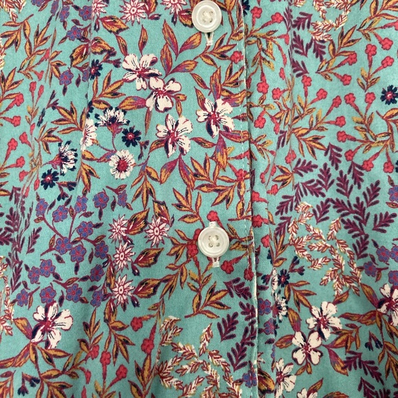 Foxcroft NYC Wrinkle Free size 12 Shaped Floral Button Down Collared Shirt - Picture 3 of 9